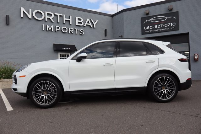 2023 Porsche Cayenne  AWD photo