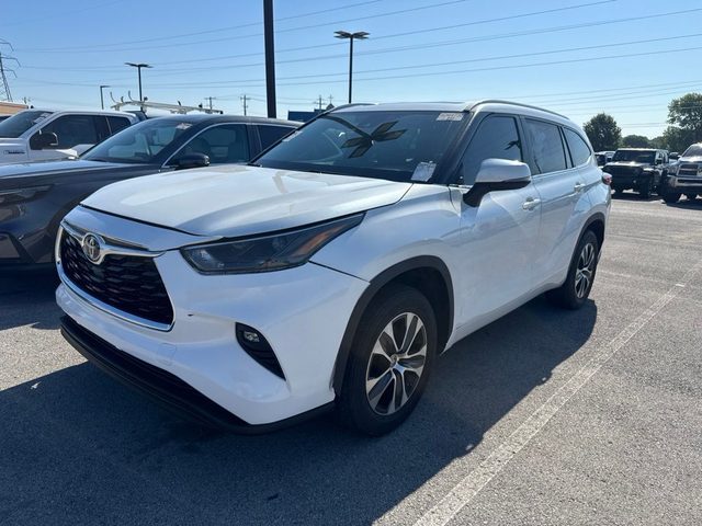 2023 Toyota Highlander XLE FWD photo