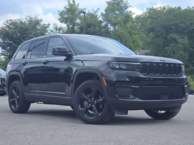 2023 Jeep Grand Cherokee Altitude 4WD photo
