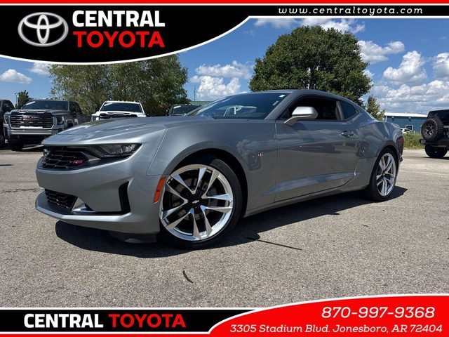 2023 Chevrolet Camaro 2LT RWD photo