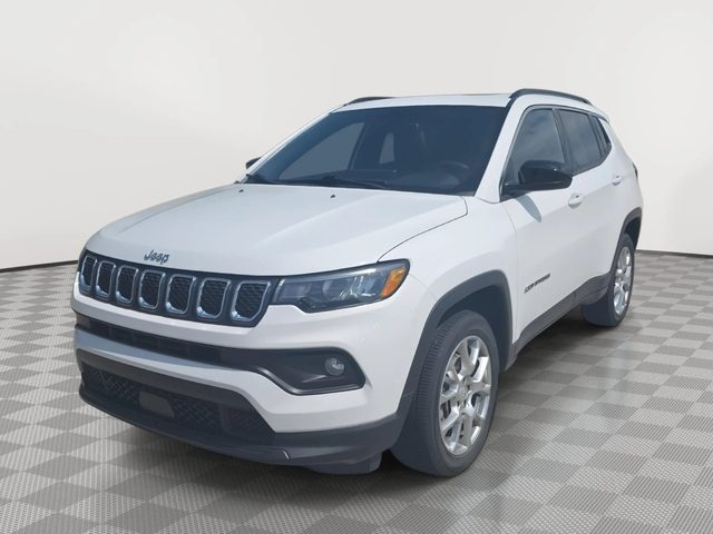 2023 Jeep Compass Latitude Lux 4WD photo