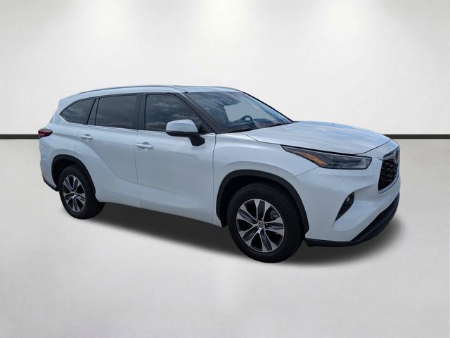2023 Toyota Highlander XLE FWD photo