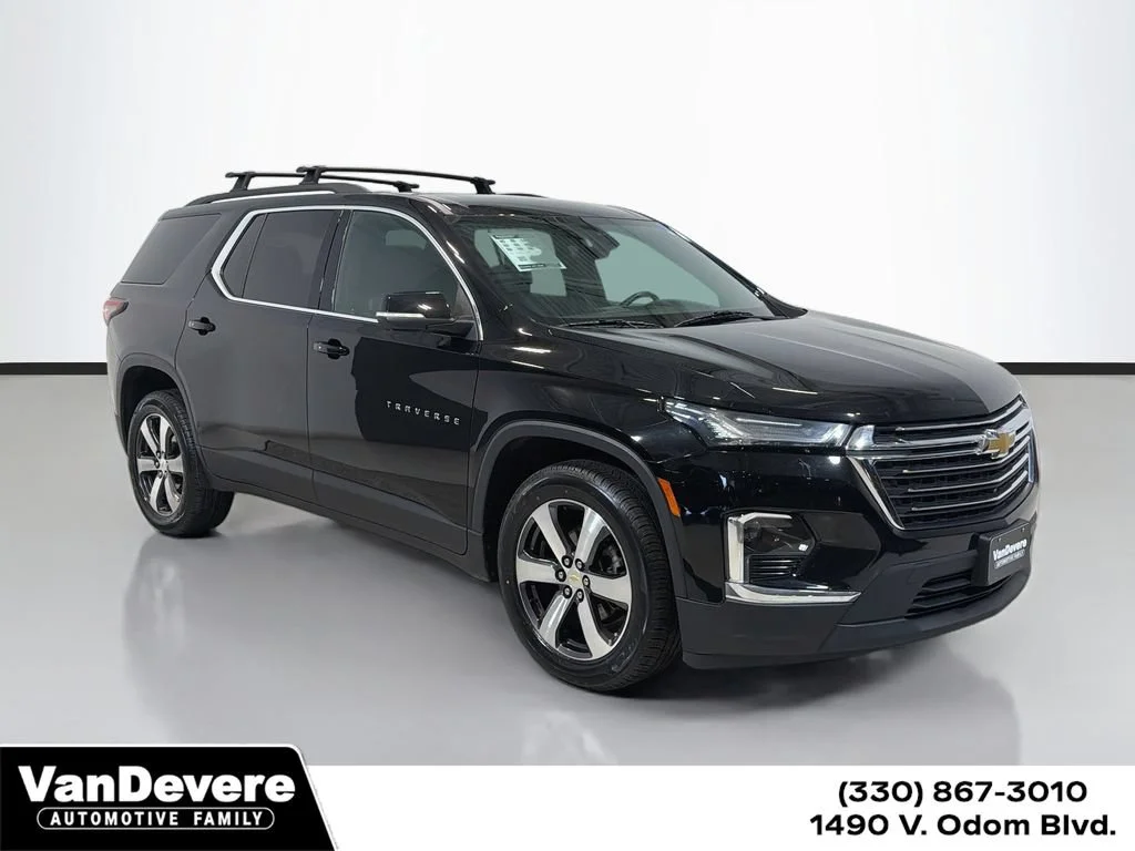 2023 Chevrolet Traverse LT Leather AWD photo