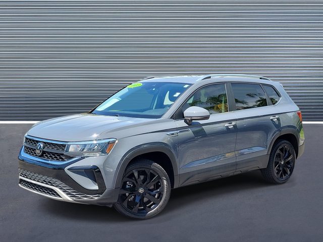 2023 Volkswagen Taos SE FWD photo