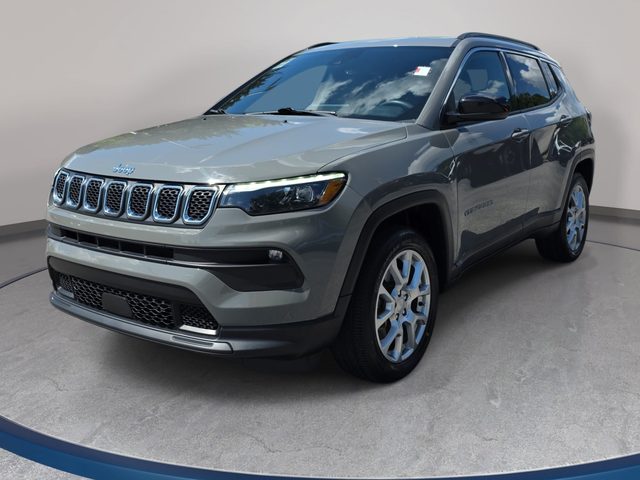 2023 Jeep Compass Latitude Lux 4WD photo