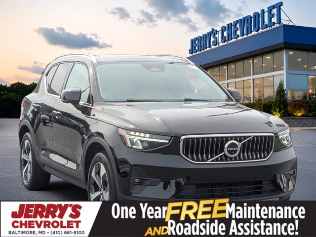 2023 Volvo XC40 Plus Bright Theme AWD photo