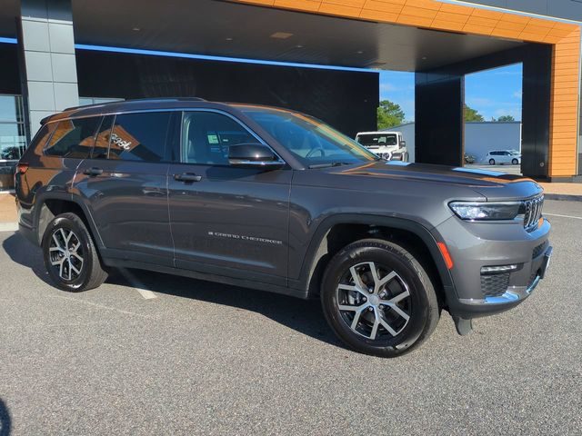 2023 Jeep Grand Cherokee L Limited 4WD photo
