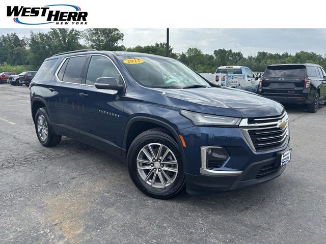 2023 Chevrolet Traverse LT Cloth AWD photo