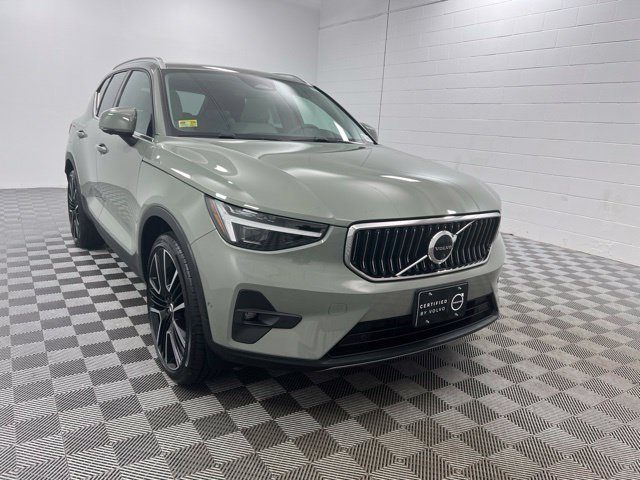 2023 Volvo XC40 Ultimate Bright Theme AWD photo