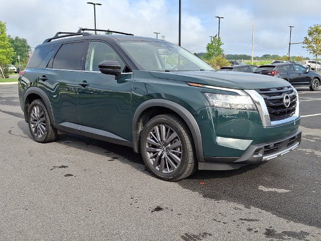 2023 Nissan Pathfinder SL 4WD photo