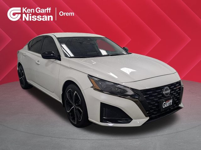 2023 Nissan Altima 2.5 SR AWD photo