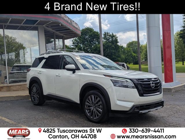 2023 Nissan Pathfinder SL 4WD photo