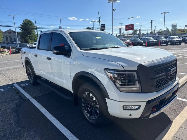 2023 Nissan Titan PRO-4X 4WD photo