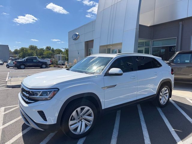2023 Volkswagen Atlas Cross Sport 2.0T SE w/Technology AWD photo