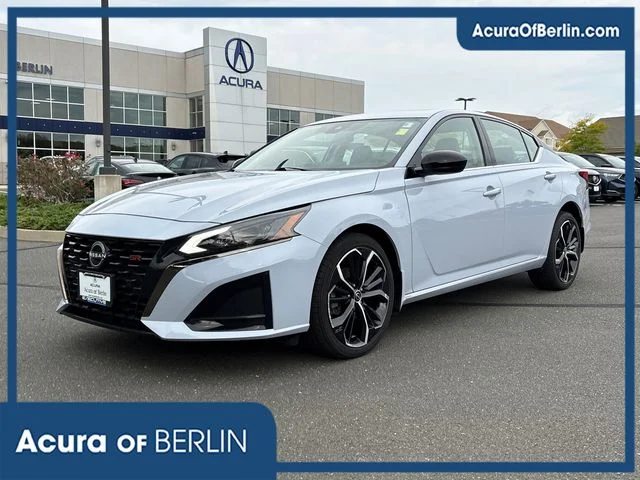 2023 Nissan Altima 2.5 SR AWD photo
