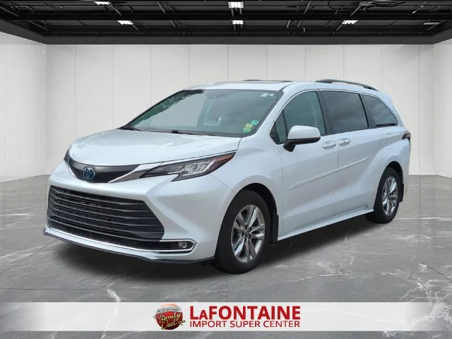 2023 Toyota Sienna XLE AWD photo