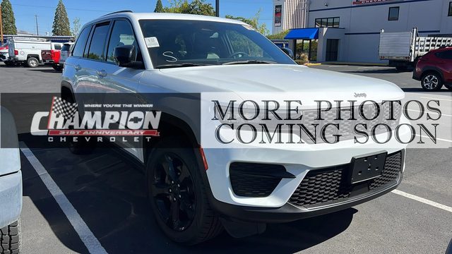 2023 Jeep Grand Cherokee Altitude 4WD photo