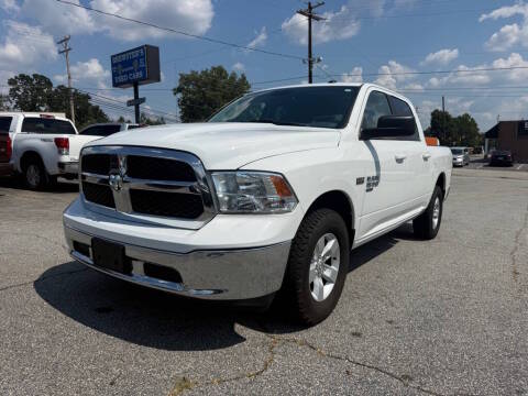 2019 Ram 1500 SLT 4WD photo