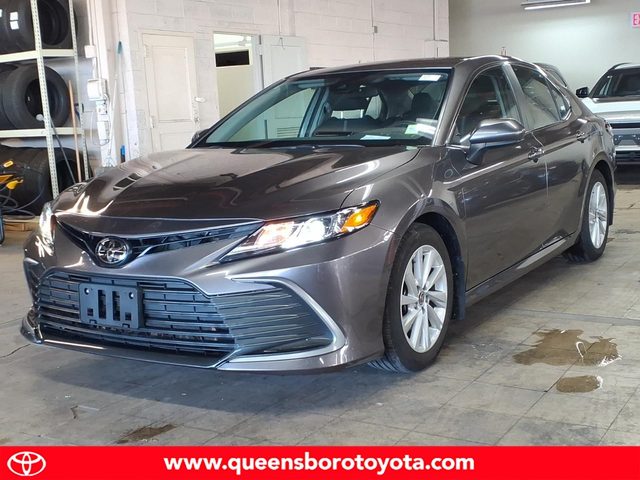 2023 Toyota Camry LE FWD photo