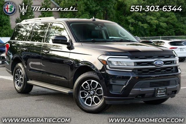 2023 Ford Expedition XLT 4WD photo