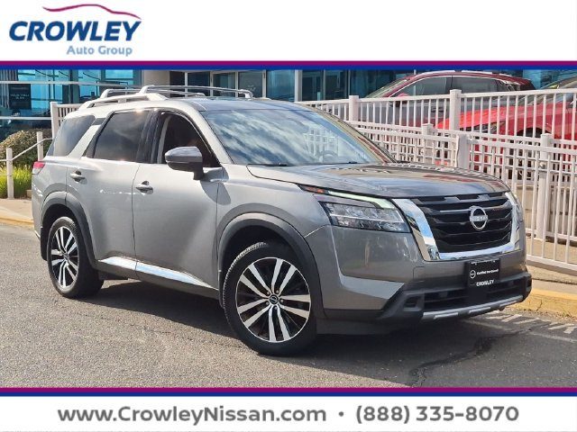 2023 Nissan Pathfinder Platinum 4WD photo