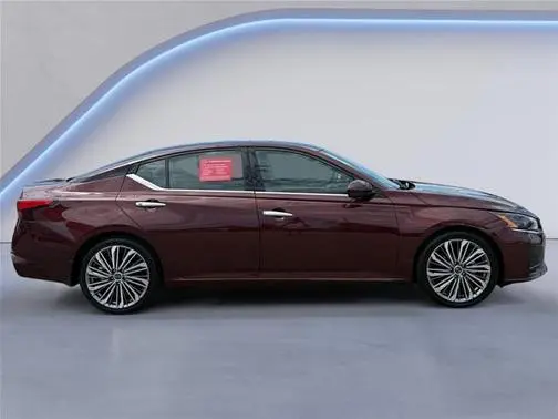 2023 Nissan Altima 2.5 SL FWD photo