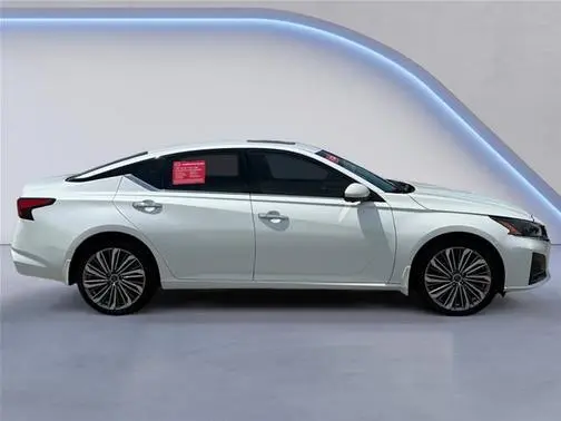 2023 Nissan Altima 2.5 SL AWD photo