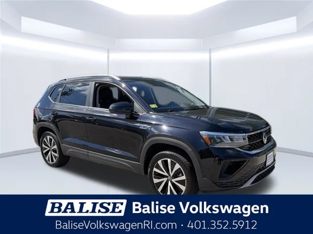 2023 Volkswagen Taos SE AWD photo