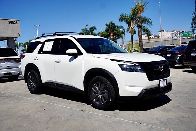 2023 Nissan Pathfinder SV FWD photo