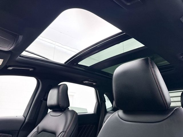 2023 Ford Edge ST-Line AWD photo