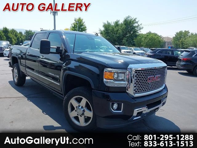 2015 GMC Sierra 2500HD Denali 4WD photo