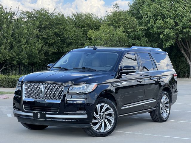 2023 Lincoln Navigator Reserve 4WD photo