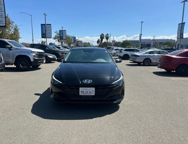 2023 Hyundai Elantra SEL FWD photo