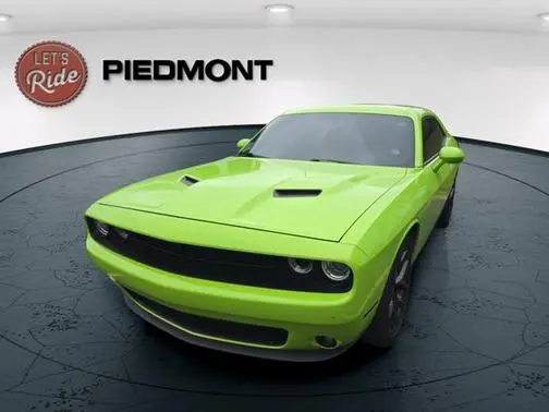 2023 Dodge Challenger SXT RWD photo