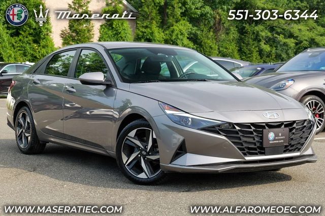 2023 Hyundai Elantra SEL FWD photo