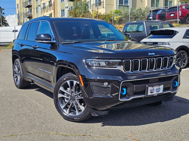2023 Jeep Grand Cherokee Overland 4WD photo
