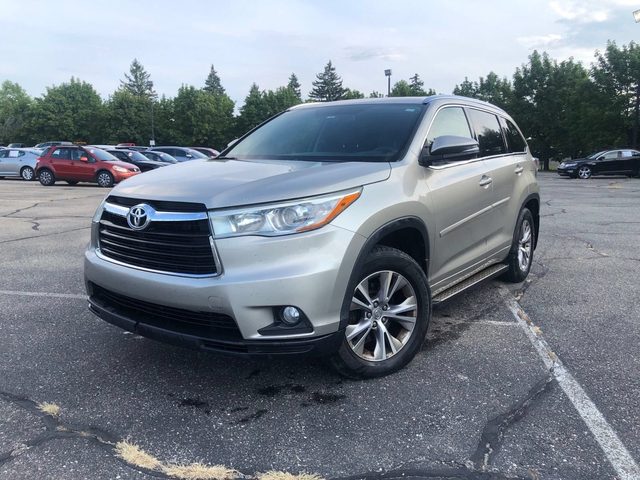 2015 Toyota Highlander XLE AWD photo