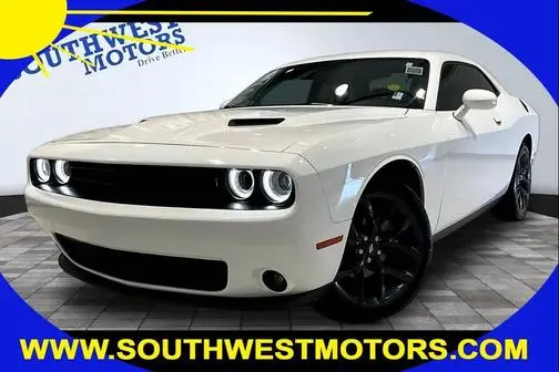 2023 Dodge Challenger SXT RWD photo
