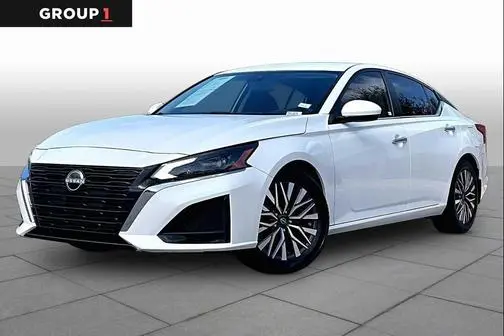2023 Nissan Altima 2.5 SV FWD photo