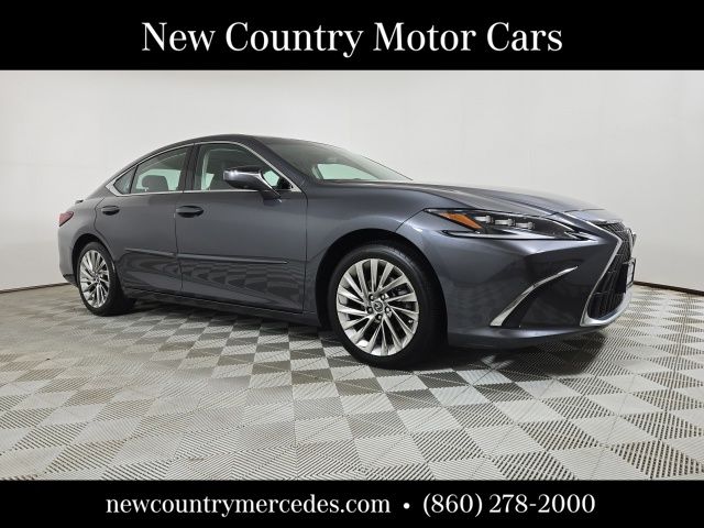 2023 Lexus ES ES 300h Ultra Luxury FWD photo