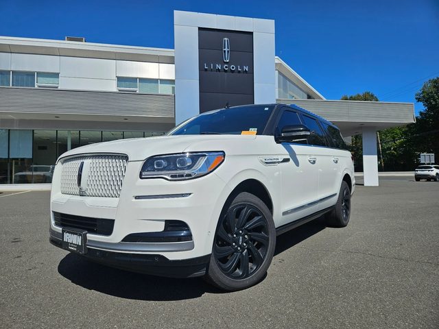 2023 Lincoln Navigator L Reserve 4WD photo