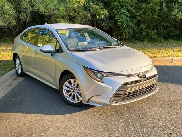 2023 Toyota Corolla LE FWD photo