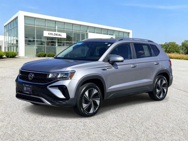 2023 Volkswagen Taos SE AWD photo
