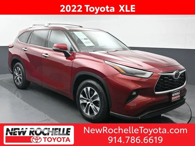 2022 Toyota Highlander XLE FWD photo