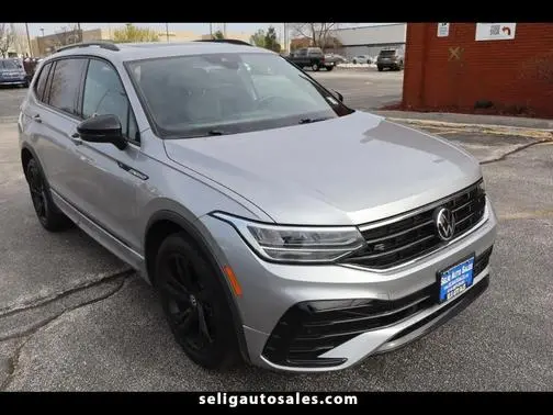 2023 Volkswagen Tiguan SE R-Line Black AWD photo
