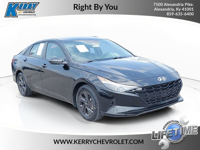 2023 Hyundai Elantra SEL FWD photo