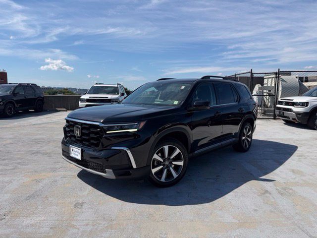 2023 Honda Pilot Touring AWD photo