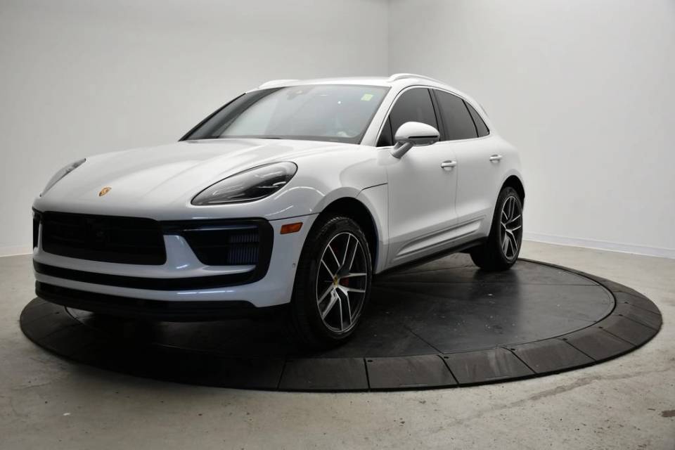2023 Porsche Macan S AWD photo