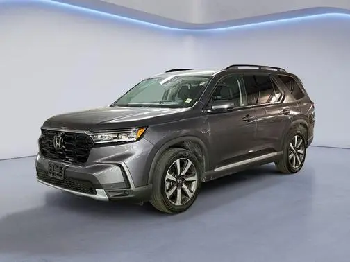 2023 Honda Pilot Touring AWD photo