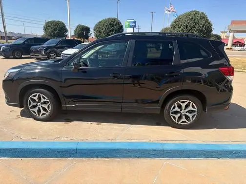2023 Subaru Forester Premium AWD photo